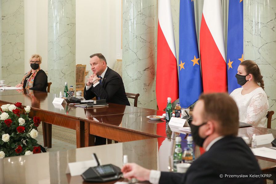 08__Andrzej_Duda_konsultacje_kola_kluby_parlamentarne_20220208_PK029446.jpg