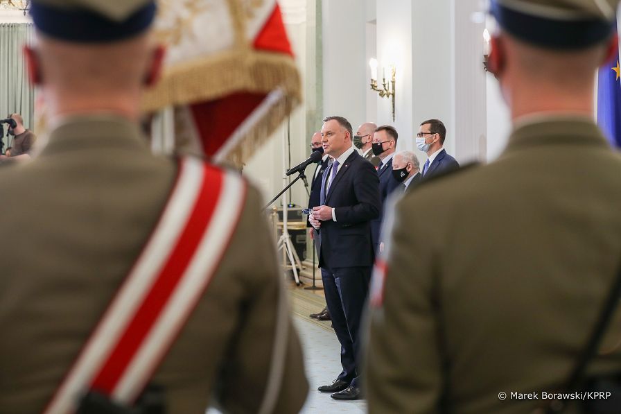 11__Andrzej_Duda_podpisanie_Ustawa_o_Obronie_Ojczyzny_20220318_MBO10651.jpg