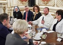 37__Agata_Kornhauser_Duda_spotkanie_polonia_konsulat_20220317_GJA_6848.jpg
