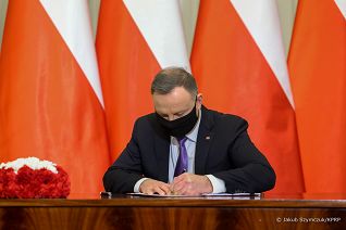 02__Andrzej_Duda_projekt_ustawu_Akademia_Kopernikanska_20220302_JS__8018.jpg