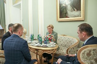 003_Agata_Kornhauser-Duda_spotkanie_Polpharma_20220321_PK010512.jpg