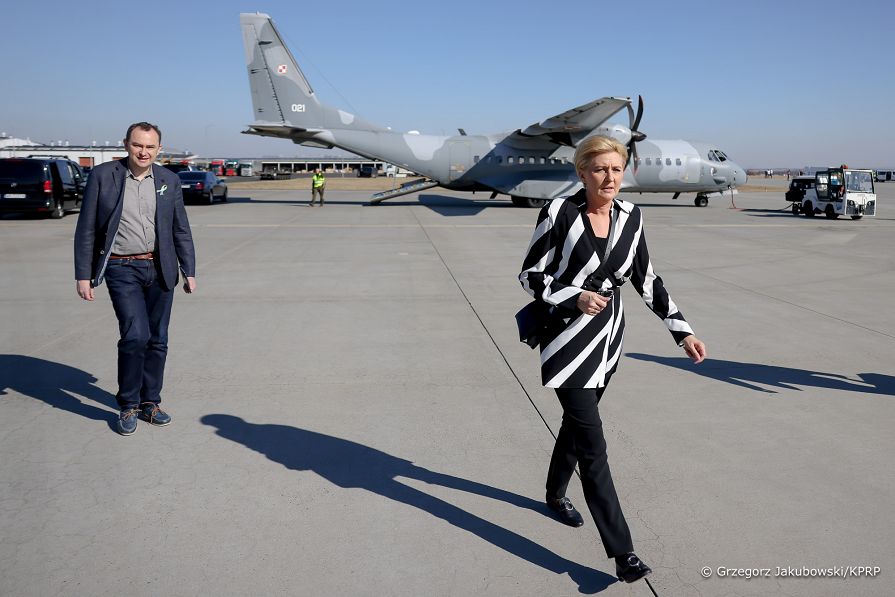 07_Agata_KOrnhauser_Duda_lotnisko_Rzeszow_20220323_GJA_9672.jpg
