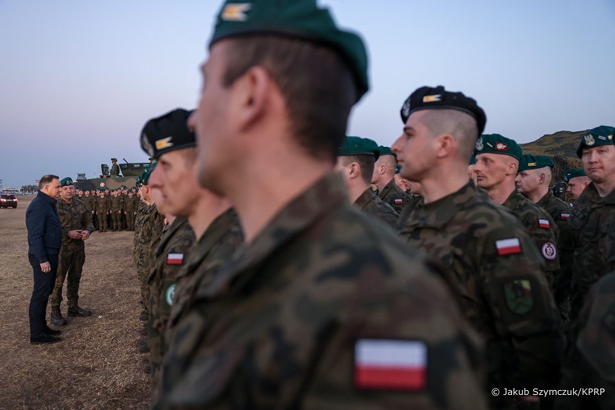 06_Andrzej_Duda_wizyta_wojsko_Rzeszow_20220325_JSZ_9776.jpg