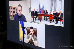 02_Andrzej_Duda_rozmowa_Wołodymyr_Zelenski_Prezydent_Ukrainy_20220326_JSZ_0667.jpg