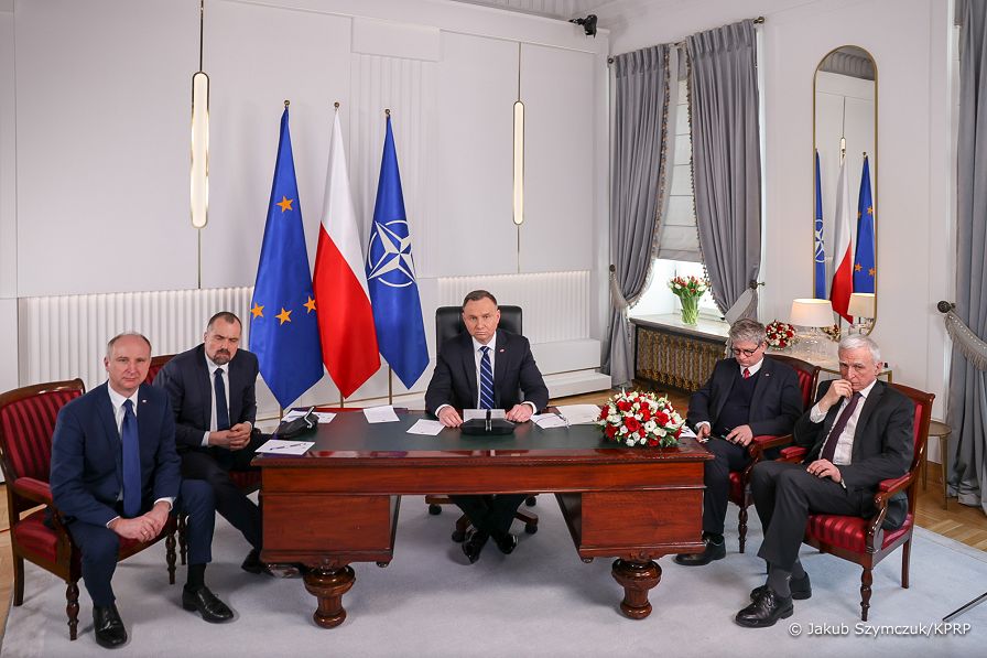 03_Andrzej_Duda_rozmowa_Wołodymyr_Zelenski_Prezydent_Ukrainy_20220326_JSZ_0709.jpg