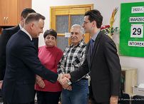 03_Andrzej_Duda_osrodek_Caritas_Krakow_20220329_PK013037.jpg