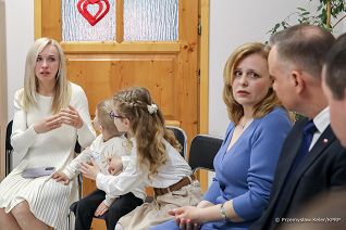 10_Andrzej_Duda_osrodek_Caritas_Krakow_20220329_PK013182.jpg