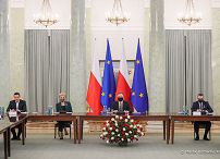 08_Andrzej_Duda_spotkanie_ws_uchodzcow_20220303_MBO20447.jpg