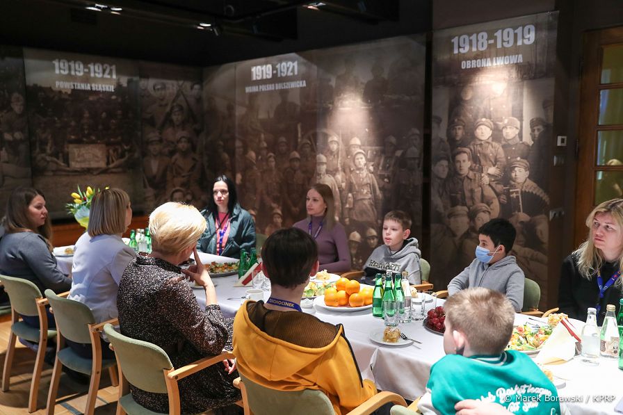 007_Agata_Kornhauser-Duda_rodziny_ukrainskie_20220309_MBO19254.jpg
