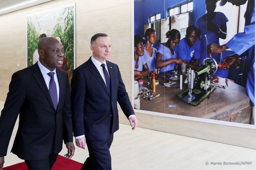 24_Andrzej_Duda_Pezydent_Miedzynarodowego_Funduszu_Rozwoju_Rolnictwa_Gilbert_Houngbo_20220401_MBO26305.jpg