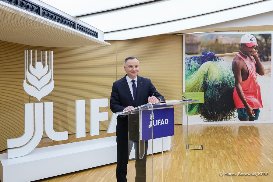 22_Andrzej_Duda_Pezydent_Miedzynarodowego_Funduszu_Rozwoju_Rolnictwa_Gilbert_Houngbo_20220401_MBO26239.jpg