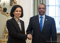 04_Bogna_Janke_Ambasador_Rwandy_Anastase_Shyake_20220401_ERB59078.jpg
