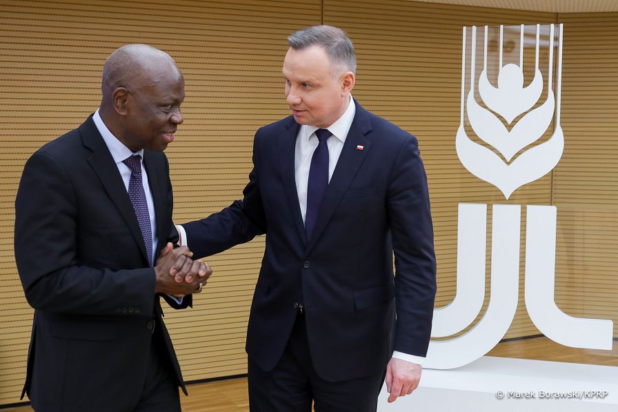 23_Andrzej_Duda_Pezydent_Miedzynarodowego_Funduszu_Rozwoju_Rolnictwa_Gilbert_Houngbo_20220401_MBO26281.jpg