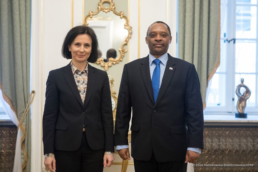 05_Bogna_Janke_Ambasador_Rwandy_Anastase_Shyake_20220401_ERB59088.jpg