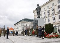 011_Andrzej_Duda_Obchody_12_rocznicy_Katastrofy_Smolenskiej_Pomniki_20220410_GJB_5595.jpg
