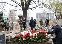 18__Andrzej_Duda_Obchody_12_rocznicy_Katastrofy_Smolenskiej_Cmentarz_Wlodzimierz_Potasinski_20220410_PK013322.jpg