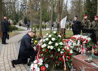 12__Andrzej_Duda_Obchody_12_rocznicy_Katastrofy_Smolenskiej_Cmentarz_Wieslaw-Woda_20220410_PK013044_1.jpg