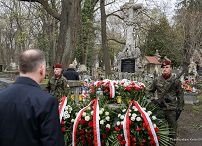 11__Andrzej_Duda_Obchody_12_rocznicy_Katastrofy_Smolenskiej_Cmentarz_Andrzej_Sariusz_Skapski_20220410_PK013000.jpg