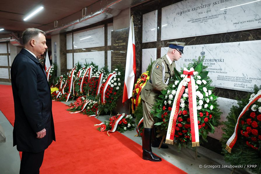001_Andrzej_Duda_Obchody_12_rocznicy_Katastrofy_Smolenskiej_SOBozej_20220410_GJB_5299.jpg