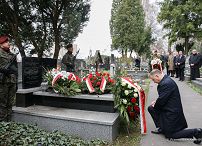 19__Andrzej_Duda_Obchody_12_rocznicy_Katastrofy_Smolenskiej_Cmentarz_Ewa_Bakowska_20220410_PK013380.jpg