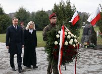 22__Andrzej_Duda_Obchody_12_rocznicy_Katastrofy_Smolenskiej_Cmentarz_Zbigniew_Wassermann_20220410_PK013564.jpg