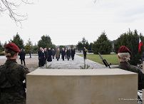 24__Andrzej_Duda_Obchody_12_rocznicy_Katastrofy_Smolenskiej_Cmentarz_Zbigniew_Wassermann_20220410_PK013652.jpg