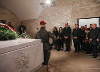05__Andrzej_Duda_Obchody_12_rocznicy_Katastrofy_Smolenskiej_Wawel_20220410_PK012751.jpg