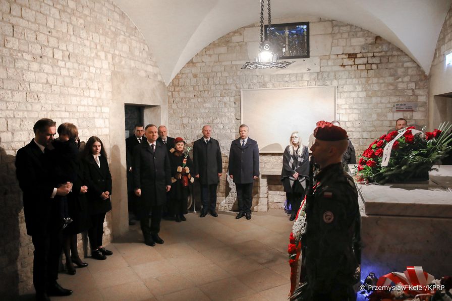 06__Andrzej_Duda_Obchody_12_rocznicy_Katastrofy_Smolenskiej_Wawel_20220410_PK012817.jpg