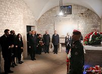 06__Andrzej_Duda_Obchody_12_rocznicy_Katastrofy_Smolenskiej_Wawel_20220410_PK012817.jpg
