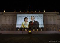 001_Iluminacja_Obchody_12_rocznicy_Katastrofy_Smolenskiej_20220410_JSZ_2468.jpg