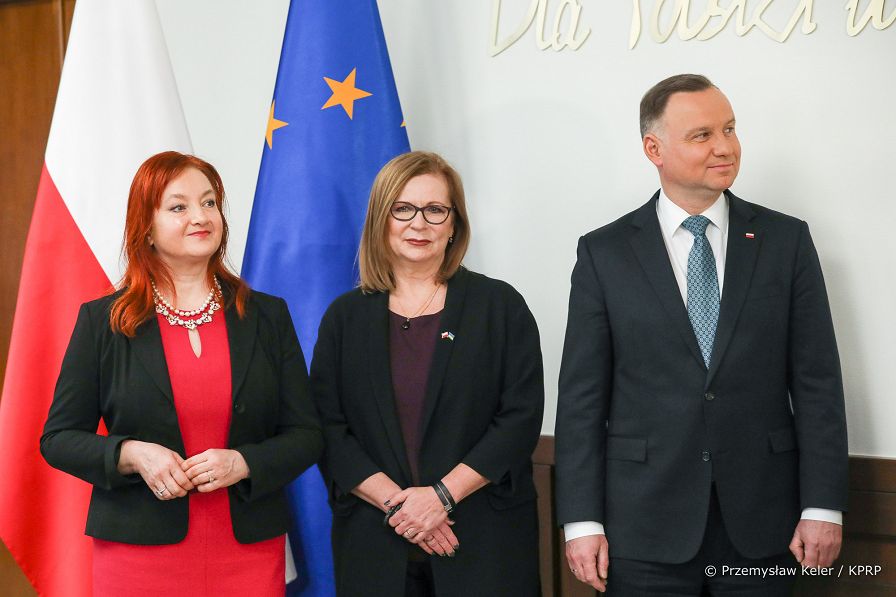004_Andrzej_Duda_Grazyna_Ignaczak-Bandych_Sala_im_W.Stasiaka_20220411_PK021516.jpg
