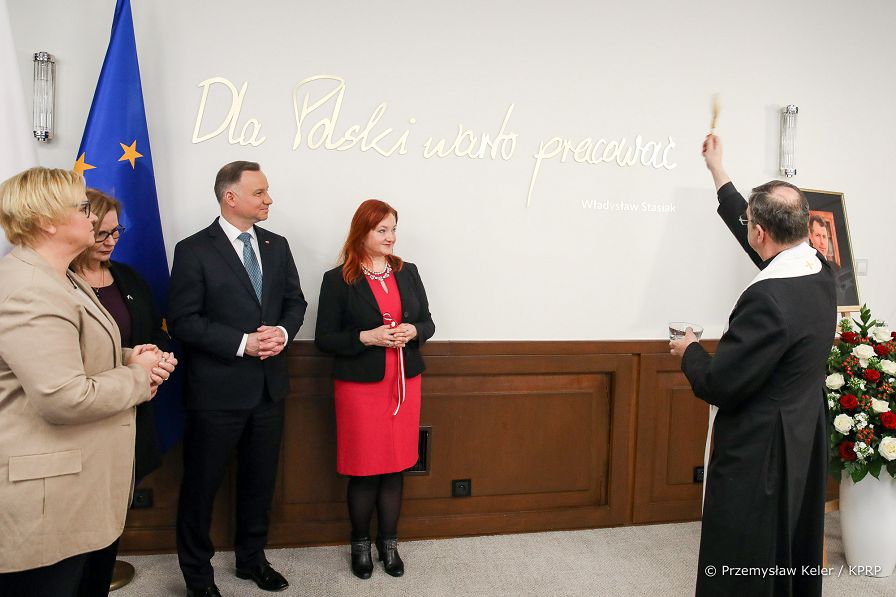 016_Andrzej_Duda_Grazyna_Ignaczak-Bandych_Sala_im_W.Stasiaka_20220411_PK014043.jpg