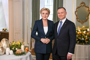 001_Para_Prezydencka_zyczenia_wielkanocne_20220411_JSZ_2479a.jpg