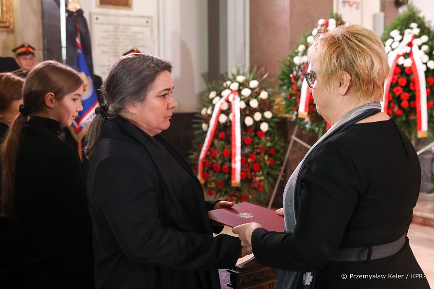 010_Grazyna_Ignaczak-Bandych_msza_pogrzebowa_Ludwik_Dorn_20220413_PK014854.jpg