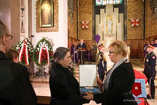 012_Grazyna_Ignaczak-Bandych_msza_pogrzebowa_Ludwik_Dorn_20220413_PK014899.jpg