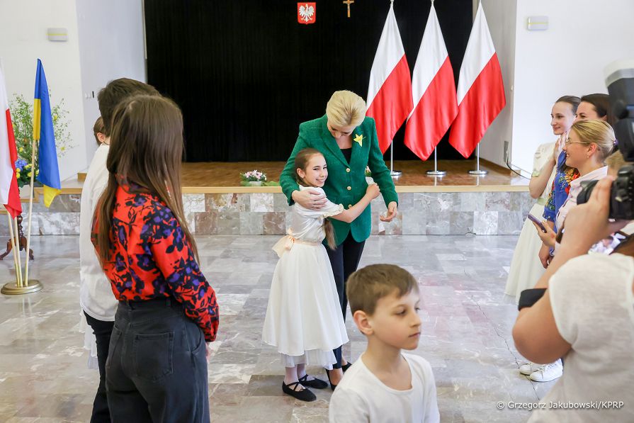 21__Agata_Kornhauser_Duda_spotkanie_Pultusk_20220419_GJB_9831.jpg