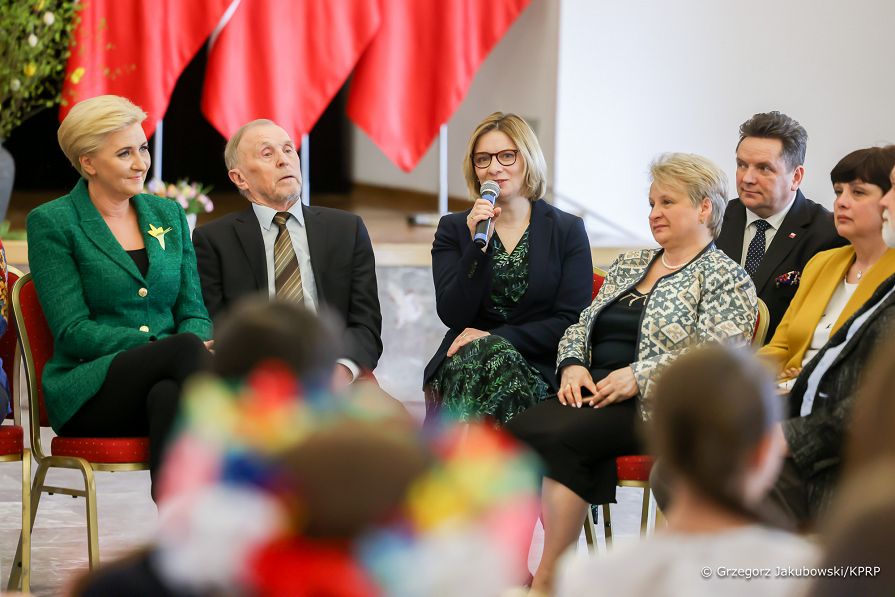 14__Agata_Kornhauser_Duda_spotkanie_Pultusk_20220419_GJB_1209.jpg