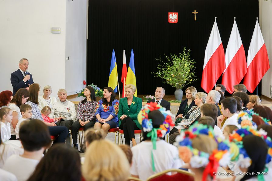 16__Agata_Kornhauser_Duda_spotkanie_Pultusk_20220419_GJB_1225.jpg