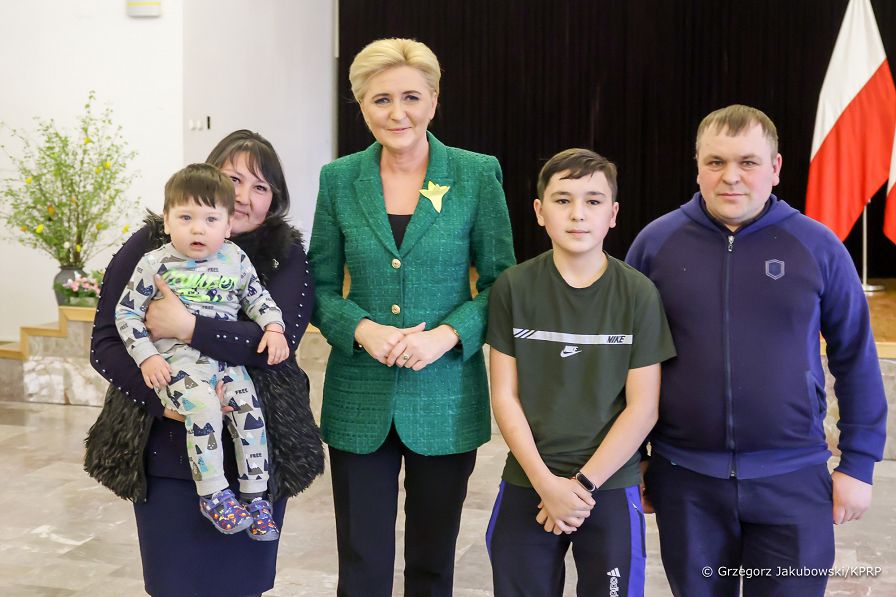 36__Agata_Kornhauser_Duda_spotkanie_Pultusk_20220419_GJB_0280.jpg