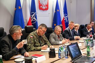 04__Piotr_Cwik_Rada_ds_Obronnosci_20220420_PK016917.jpg