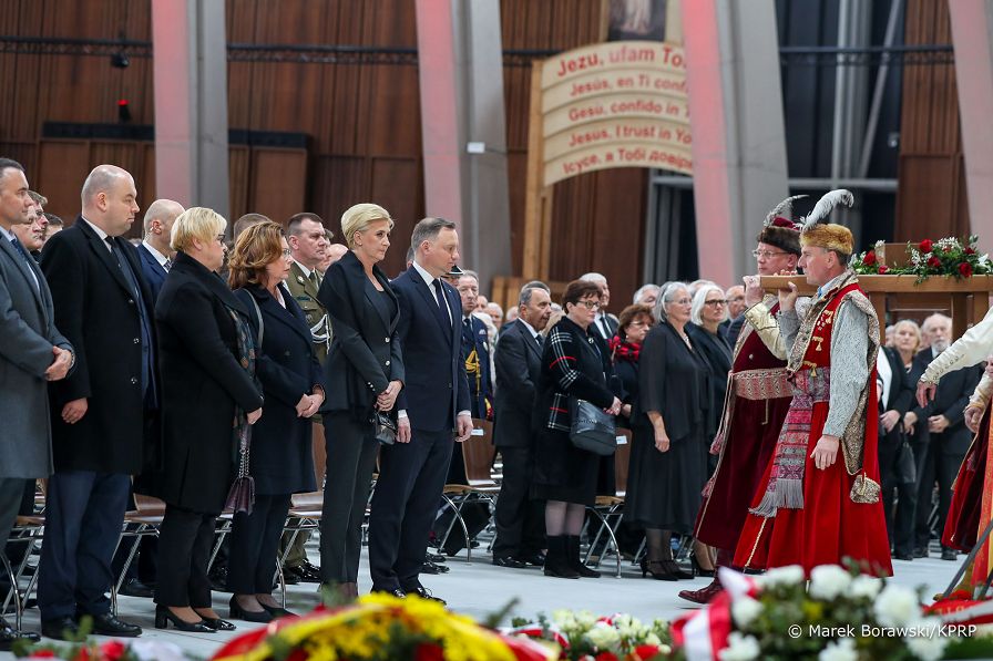 17_PAD_pogrzeb_K_Kaczorowskiej_20220423_MBO15336.jpg