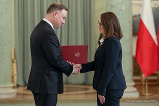 04__Andrzej_Duda_Magdalena_Rzeczkowska_powolanie_Minister_finansow_20220426_PK026136.jpg