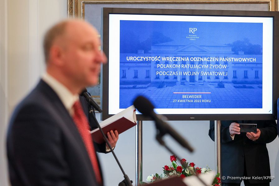 05__Wojciech_Kolarski_odaczenia_Polakom_ratujacym_Zydow_20220427_PK026359.jpg