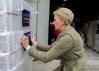 08__Agata_Kornhauser_Duda_magazyn_paczki_20220421_MBO23367.jpg