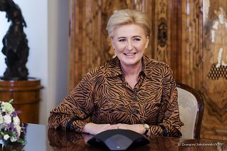 04__Agata_KOrnhauser_Duda_rozmowa_corka_Prezydenta_Wlosch_Laura_Mattarella _20220405_GJA_3248.jpg