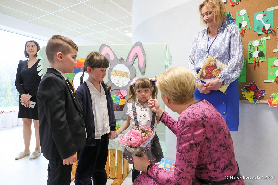 017_Agata_Kornhauser-Duda_przedszkole_444_Warszawa_20220406_MBO26923.jpg
