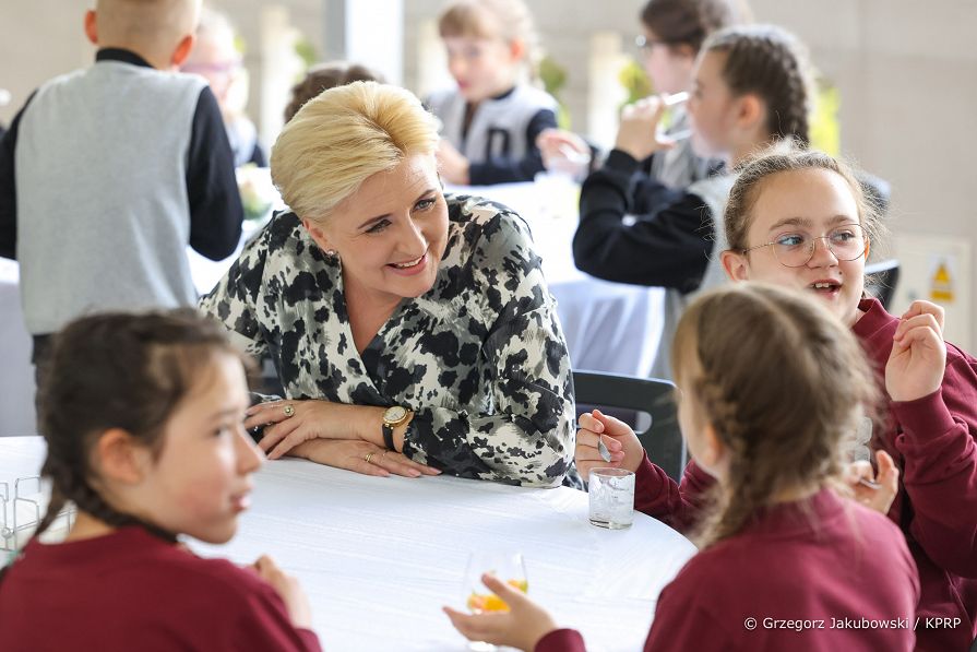 009_Agata_Kornhauser-Duda_dzieci_SP8_Siedlce_20220513_GJB_7405.jpg