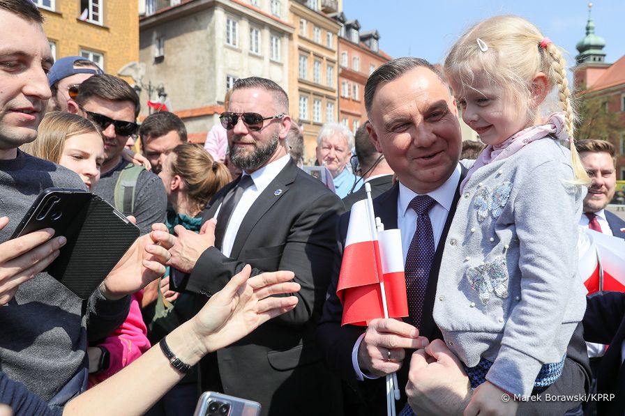 13__Para_Prezydencka_Dzien_Flagi_Plac_Zamkowy_20220502_MBO26921.jpg
