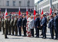 08__Para_Prezydencka_Dzien_Flagi_Plac_Zamkowy_20220502_MBO16125.jpg