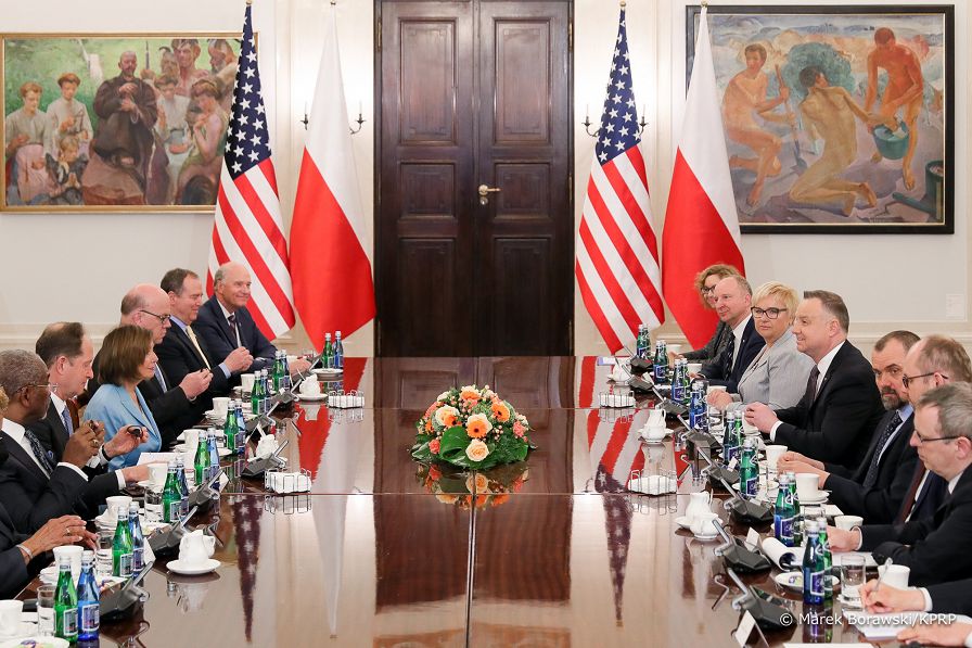 08__Andrzej_Duda_Przewodnicząca_Izby_Reprezentantow_USA_Nancy_Pelosi_20220502_MBO26371.jpg